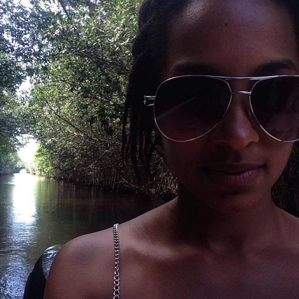 Meet your Posher, Simone